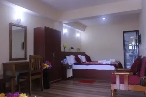 Zero to One stay - Hotel Khandroling (HKL)