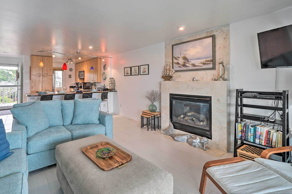 Ocean Dunes Kure Beach Condo w/ Balcony & Pool