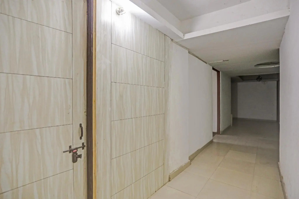 Collection O 82470 Hotel Rent Abode Aone Inn