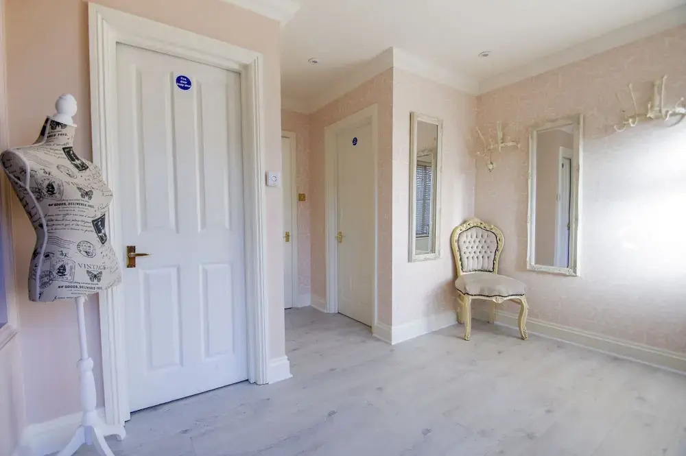 Little Paris - Parking - by Brighton Holiday Lets