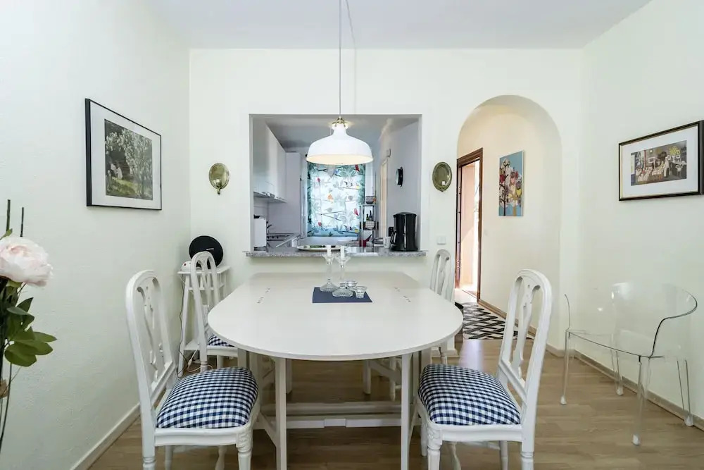 AGC26 - Lovely apart walking distance to Port