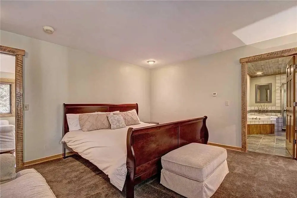 4033 Ski Hill Rd (Private Home with Hot Tub)