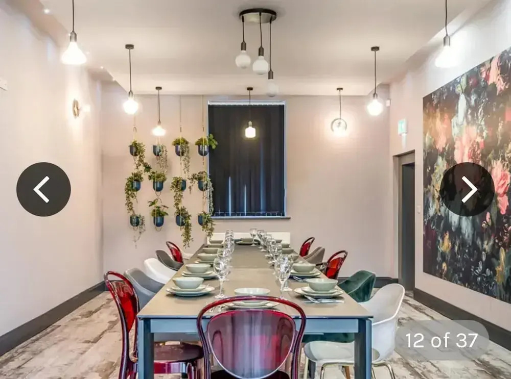 Ivy House, 6-beds, Sleeps 19 With Hot Tub