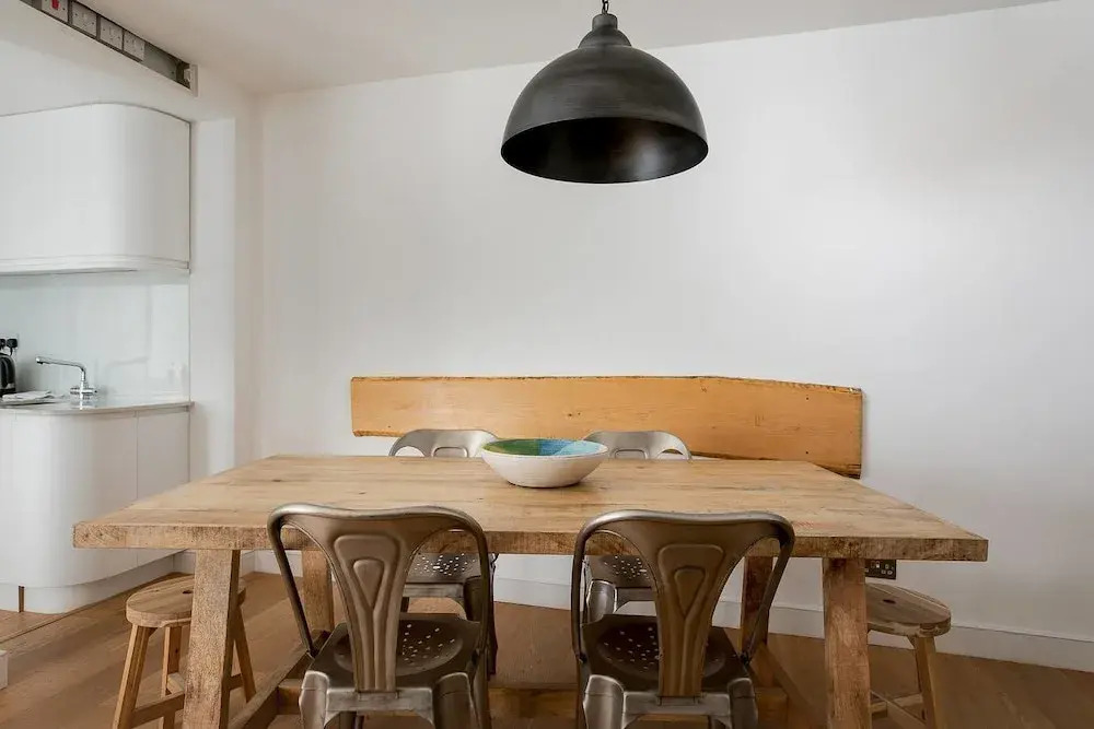 Beautiful 2BR Home in West Kensington, 6 Guests