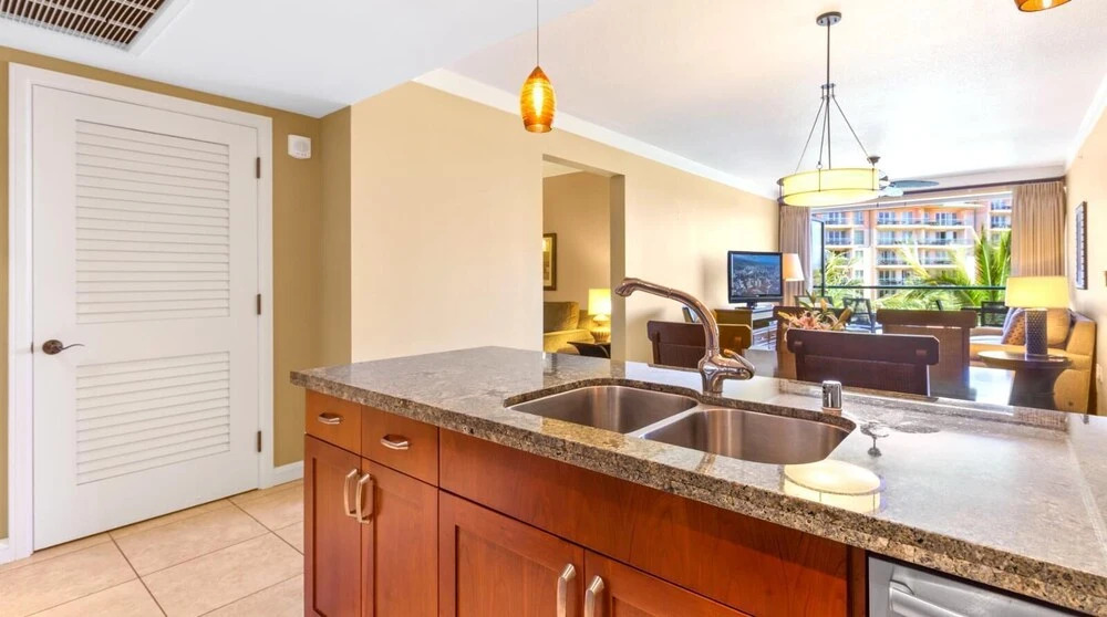 K B M Resorts- Hkh-442 Spacious 2bd, Ocean Views, Chefs Kitchen, Steps to Beach and Spa!
