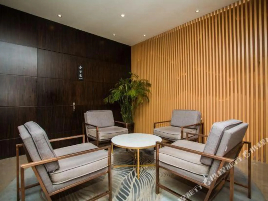 Manzhouli Duolisi Art Hotel