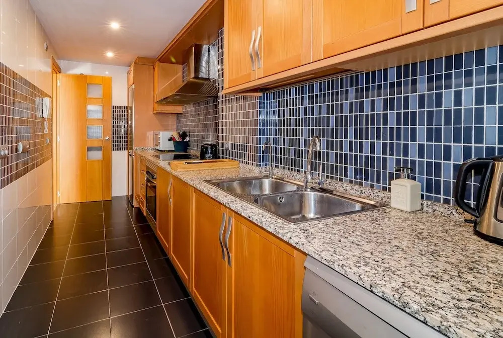 GH-Beautiful 2 bedroom apt small pool
