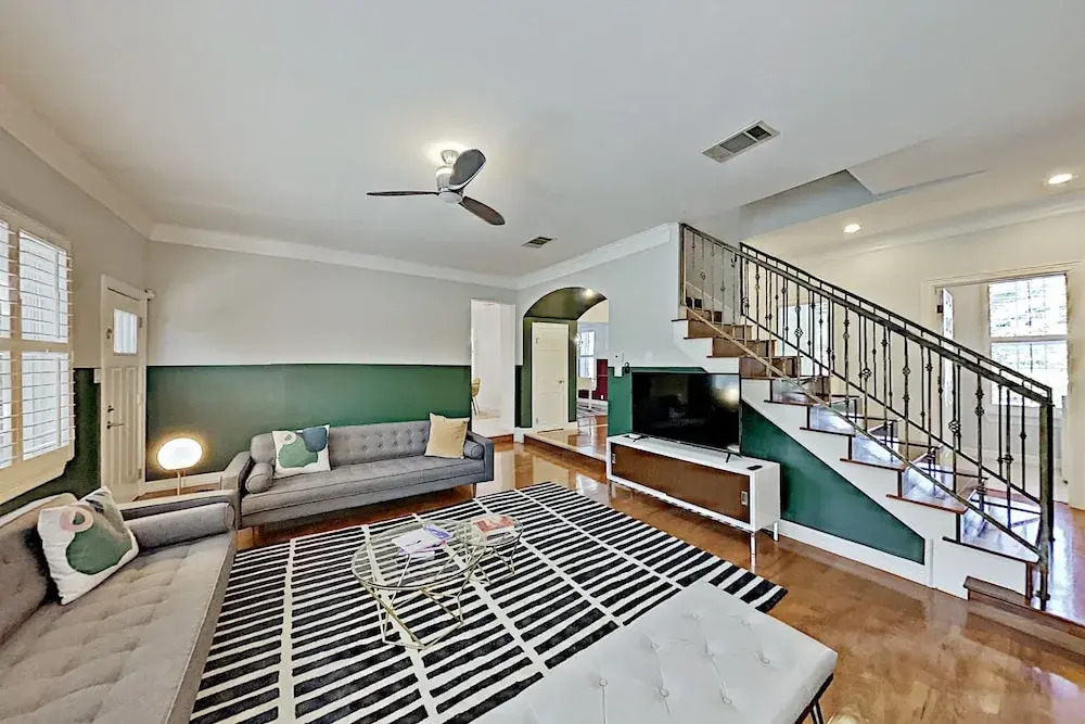 1111eriv 4 Bedroom Home