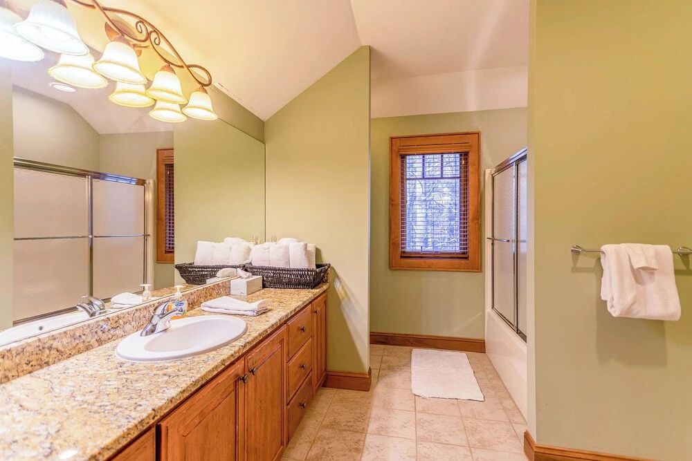 Bearfoot Lodge at Echota