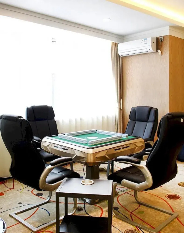 Himalaya Hotel (Shenzhen North Railway Station Tongcheng Center Branch)