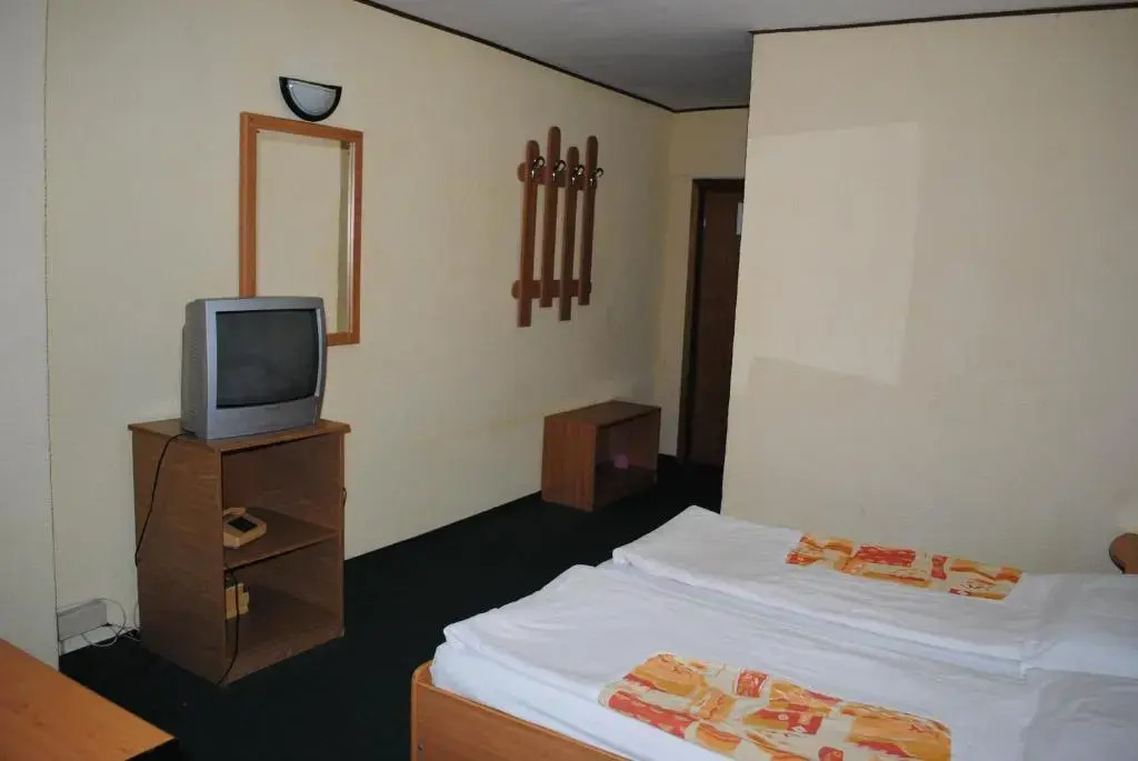 Hotel West