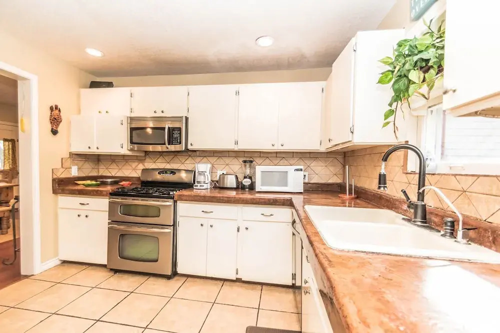 Geronimo Creek Retreat- Homestead Haus 3 Bedrooms 2 Bathrooms Cabin