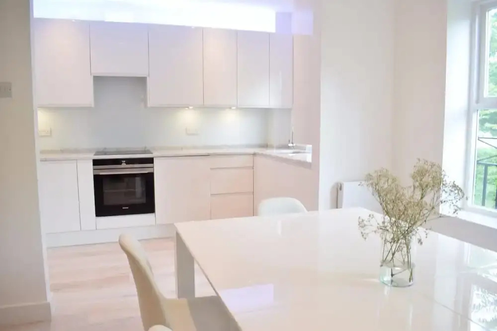 Stylish 2 Bedroom Apartment in Queen's Park