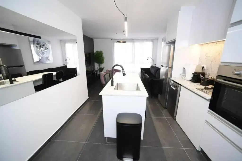 Z32 Luxury Boutique Apartments