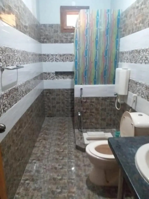 Hotel Elegant Near Karachi Expo Center and Agha Khan