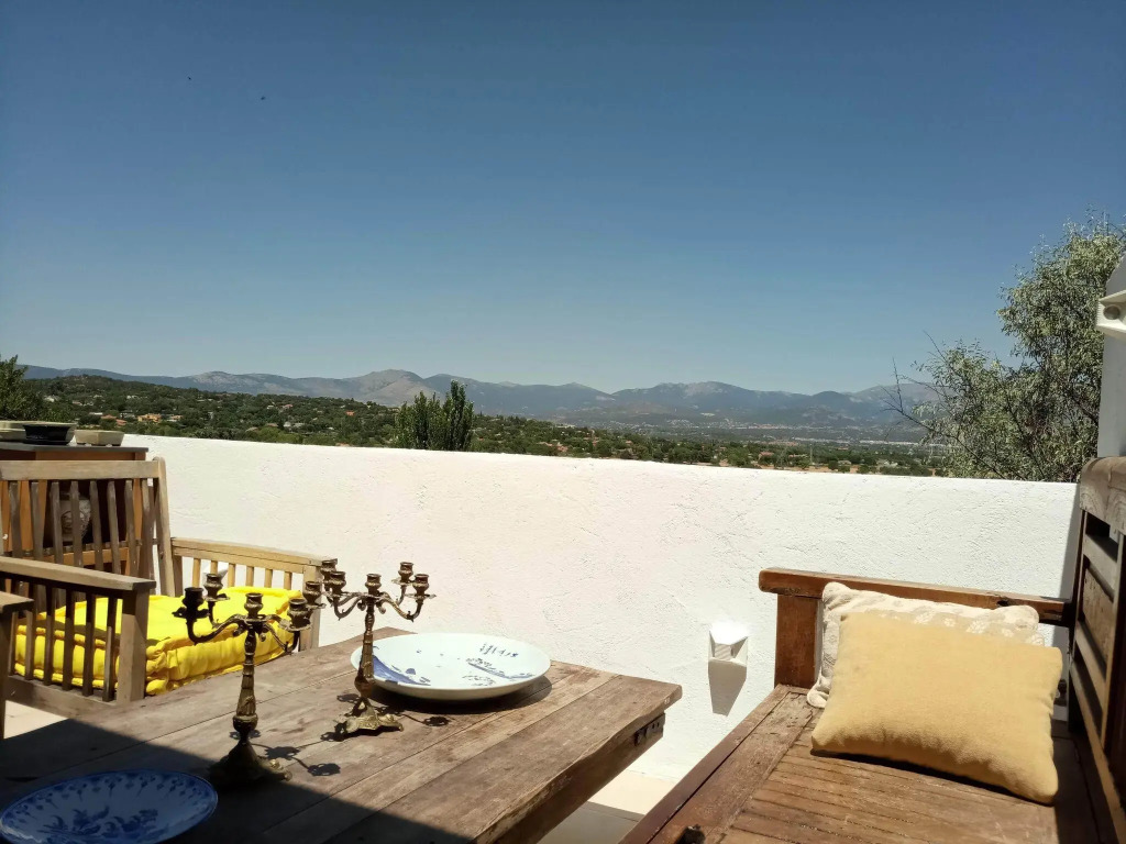 Enticing Holiday Home in Galapagar with Private Terrace