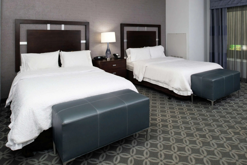 Hampton Inn & Suites Greensboro/Coliseum Area