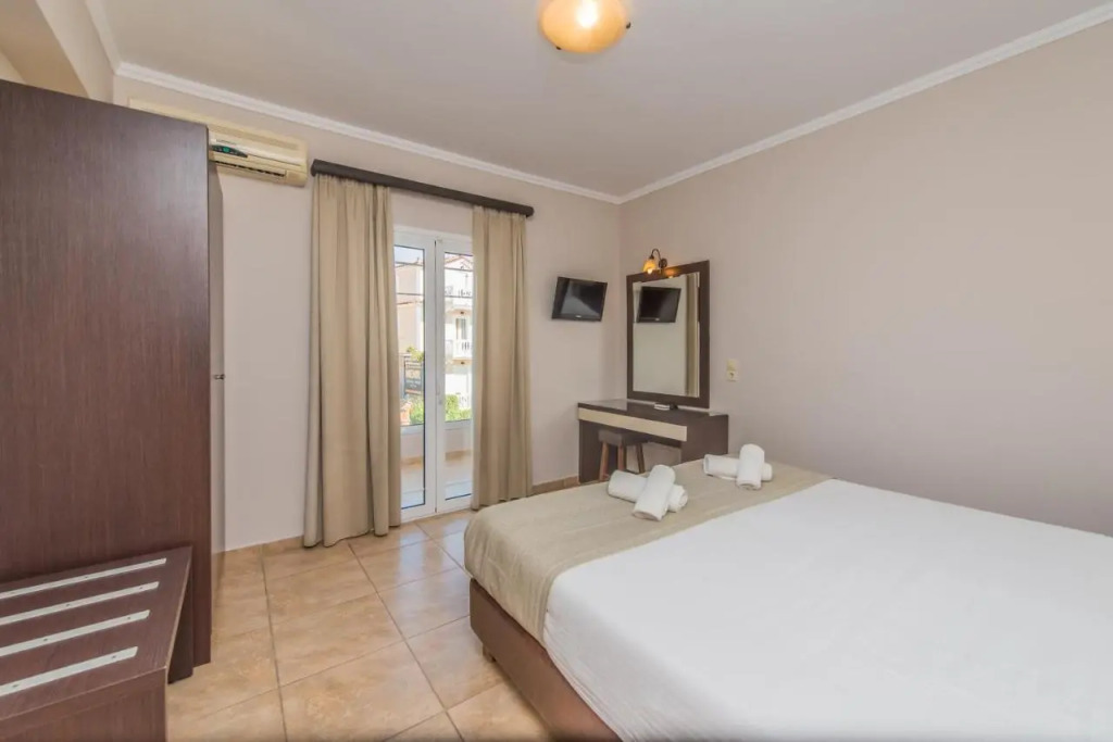 Porto Planos Beach Hotel