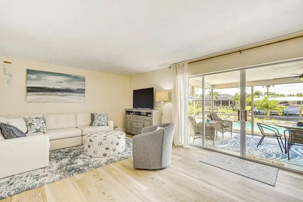 5 Mi to Beach: Cape Coral Oasis w/ Lanai