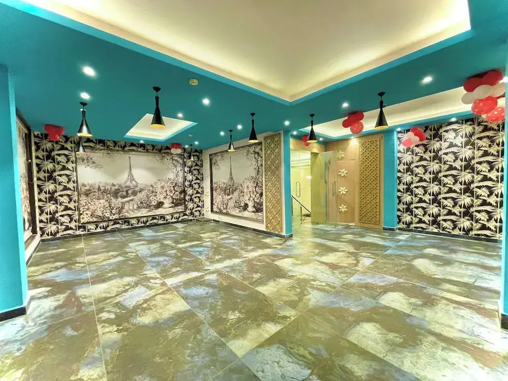 Hotel KUBER PALACE - Sea beach & Temple
