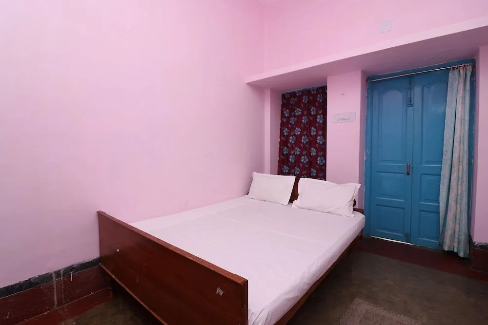 SPOT ON 44329 Sri Krishna Inn Lodging & Boarding