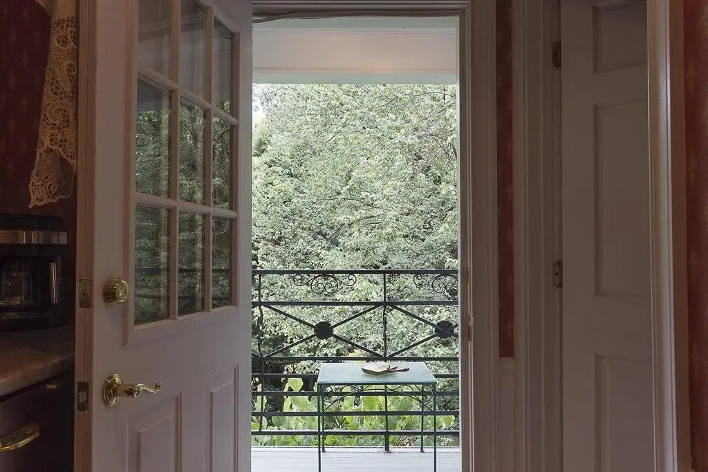 Melange Bed & Breakfast