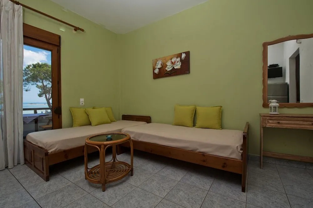 Kamares House Apartments & Studios