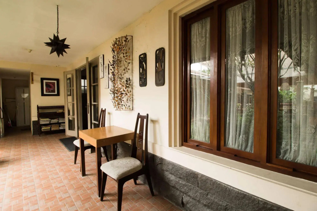 De Tropis Family Guest House