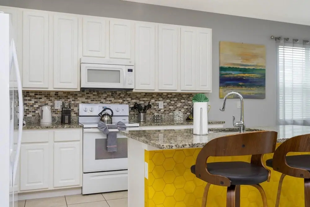 Marvelous 4 Bd w Pool Close to Disney Sonoma 2690