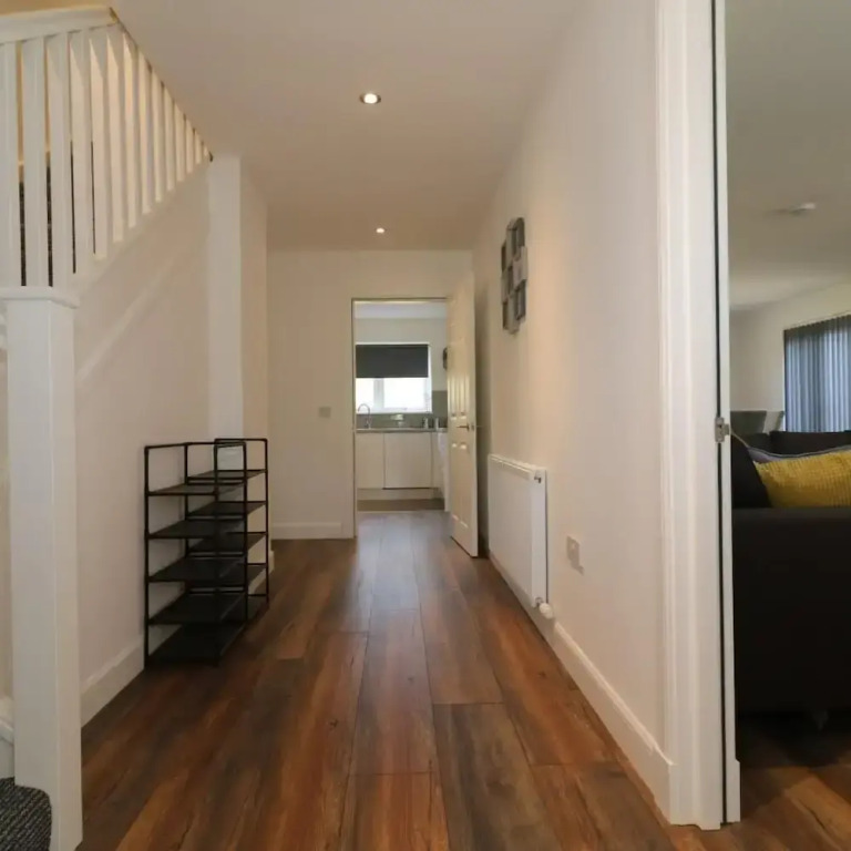 Railway House 5 bed - Maryhill