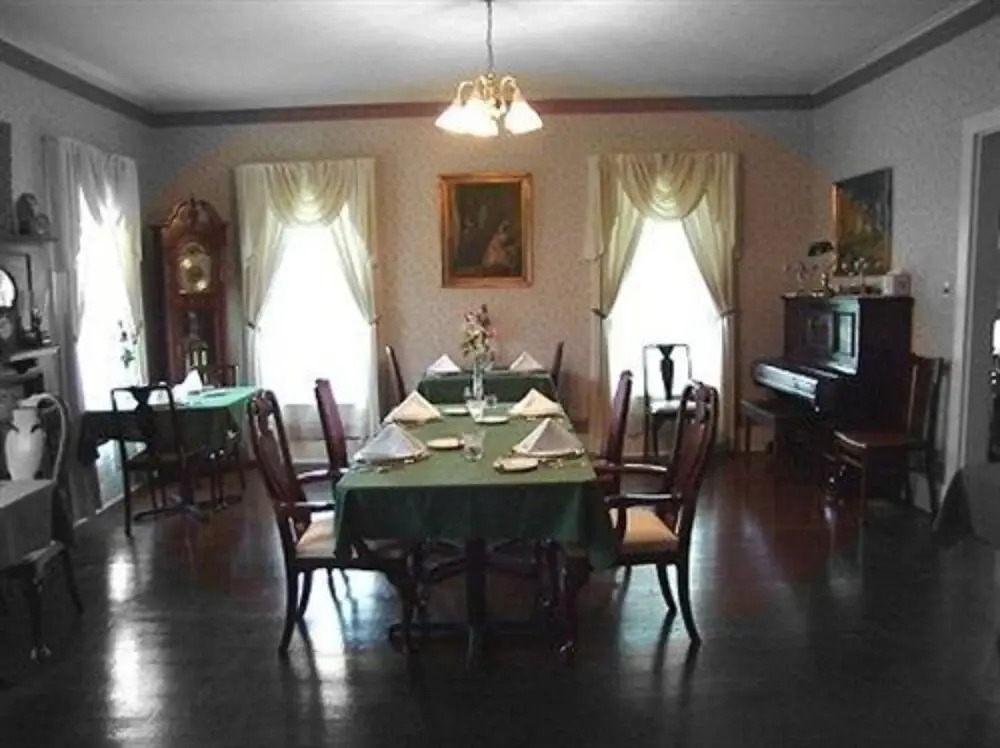 Thee Hubbell House