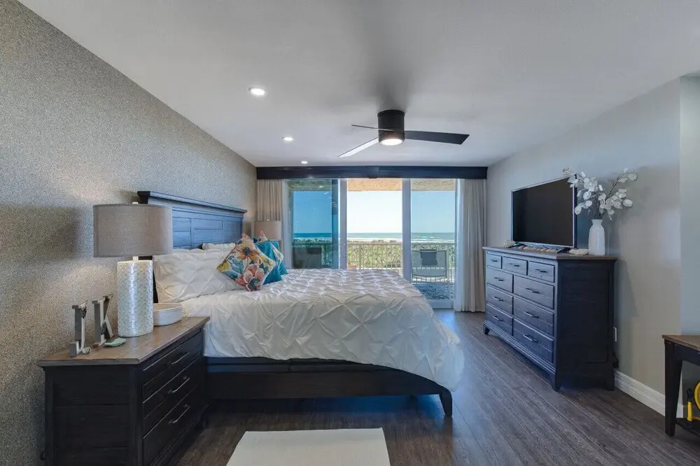 New Smyrna Luxury Beachfront Condo Pool Hot Tub