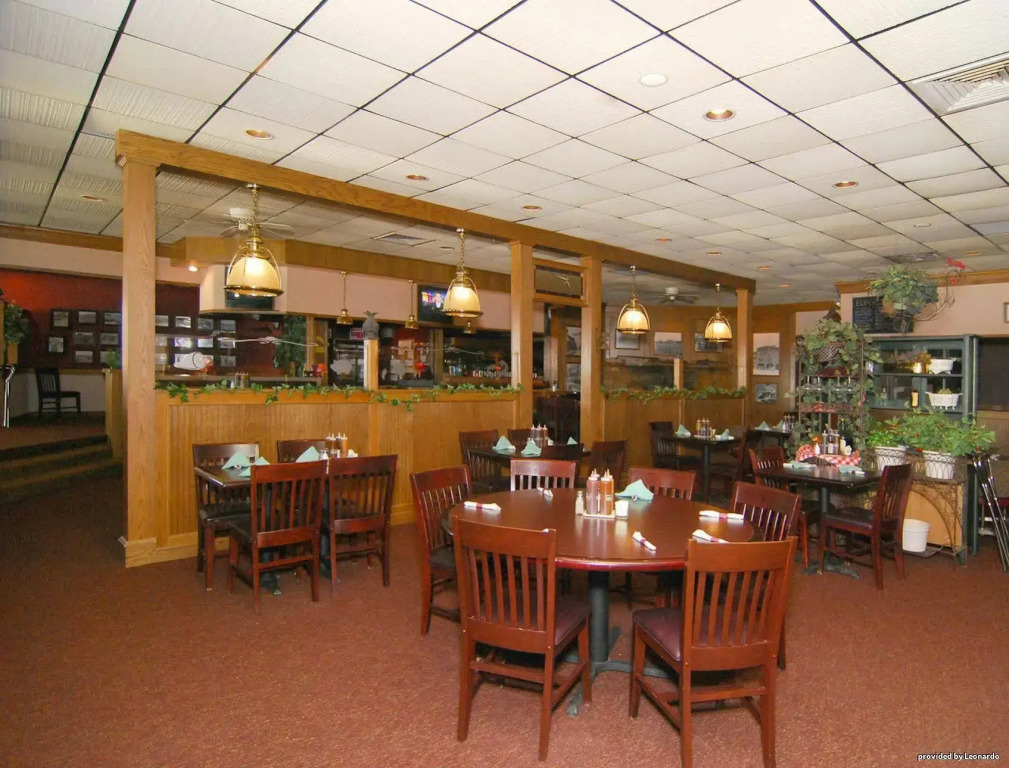 Crossroads Hotel & Event Center