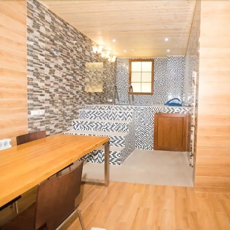Urban Luxe Hotel