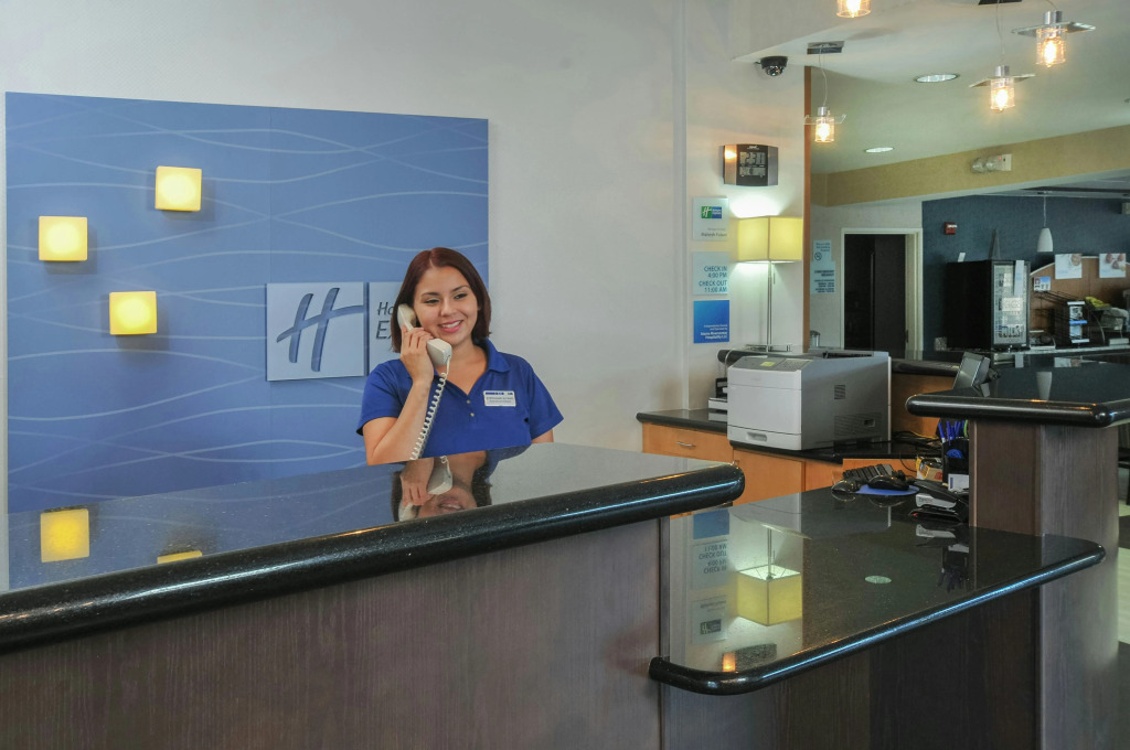Holiday Inn Express Hotel & Suites San Antonio - Rivercenter Area by IHG