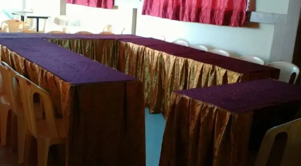 Coconut Palm Hotel