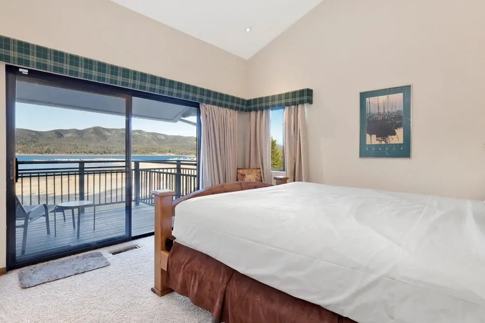 2248-forest Shores Lake View Condo 2 Bedroom Home by RedAwning