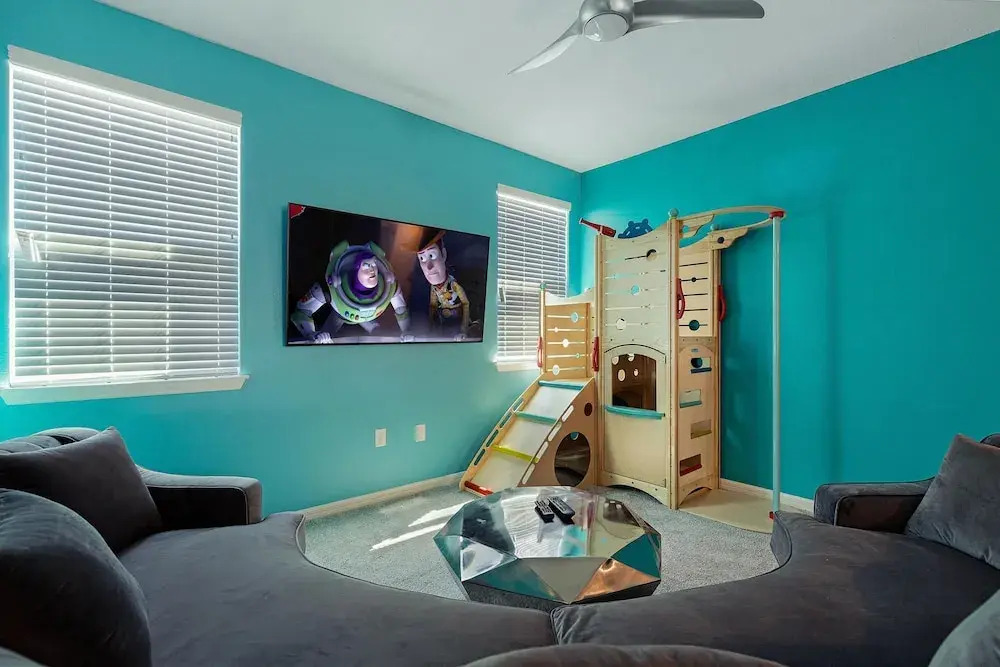 Sr022v: 8 Bed, Avengers, Princesses, Ping Pong, Shuffle Board