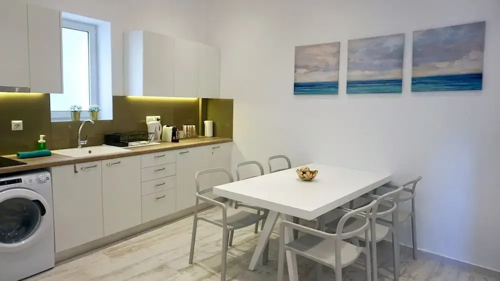 Lux Central Apt in Athens