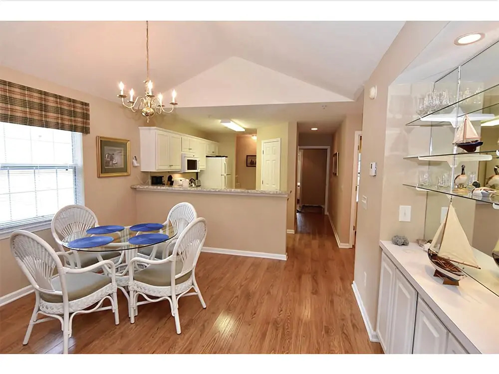 #29H True Blue - 3 Br condo by RedAwning