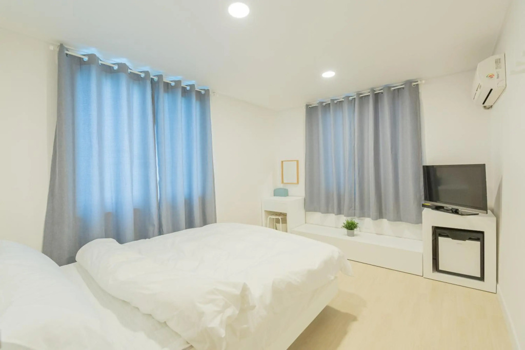 James Blue Hostel