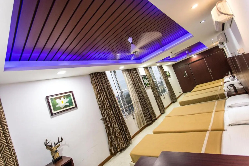 Rajmahal Inn