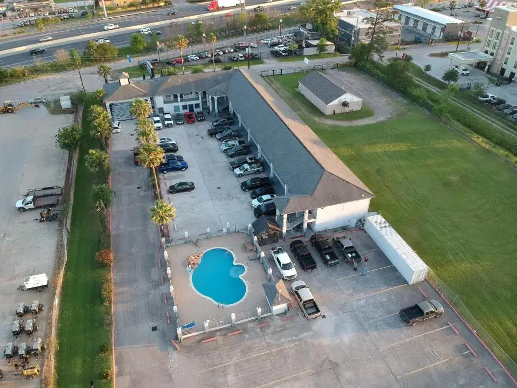Sunrise Inn & Suites