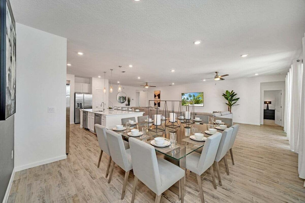 2525 Shanti Amazing 15 Suites Mansion