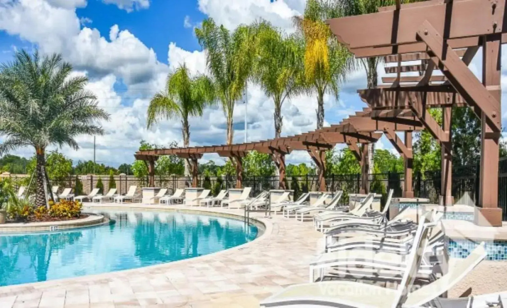 Brand new Townhouse in gated community super close to Disney