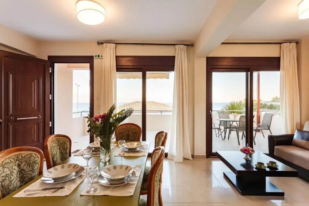Villa Armonia - Beachfront Majestic Retreat