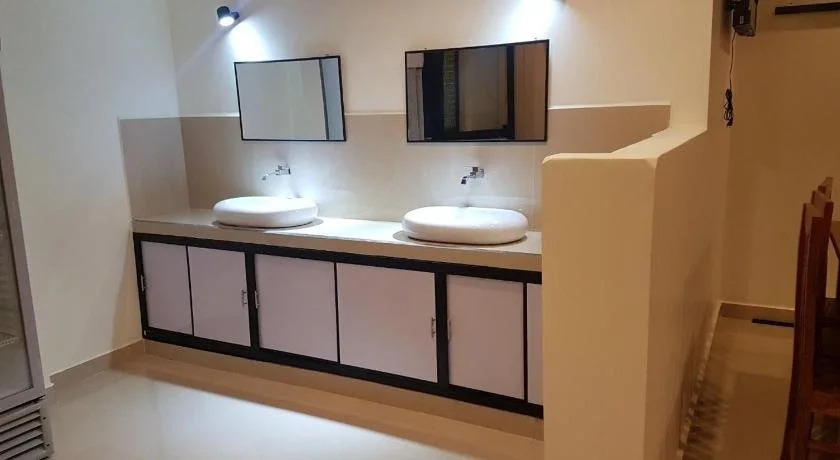 Luxury Everest Hotel
