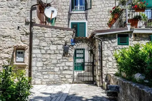Apartments Nenad Split