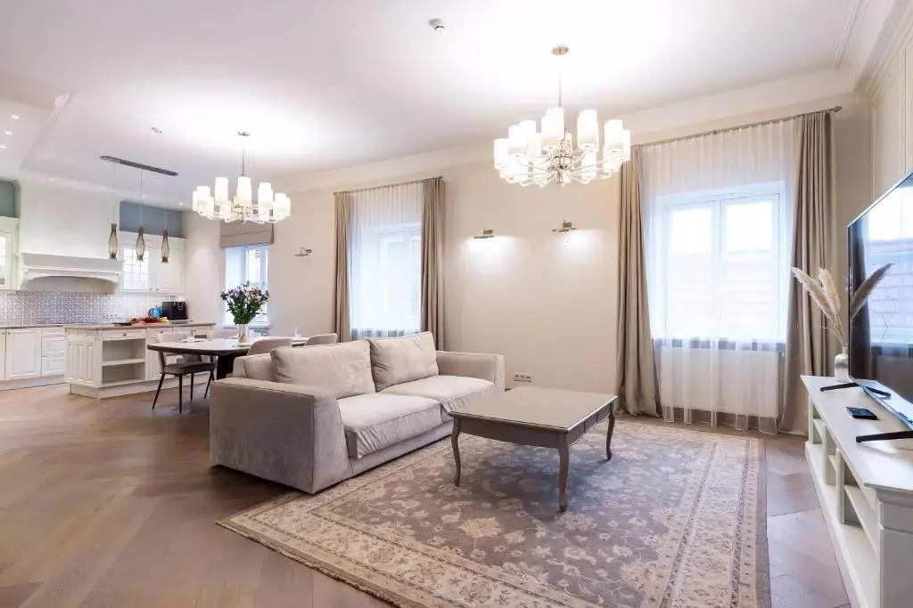 Luxury 2BDR Heart Of Old Town