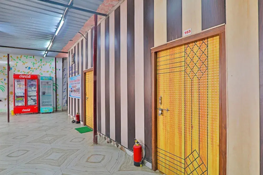 FabHotel Shree Ram Aadhar 900 Mtr from Ram mandir